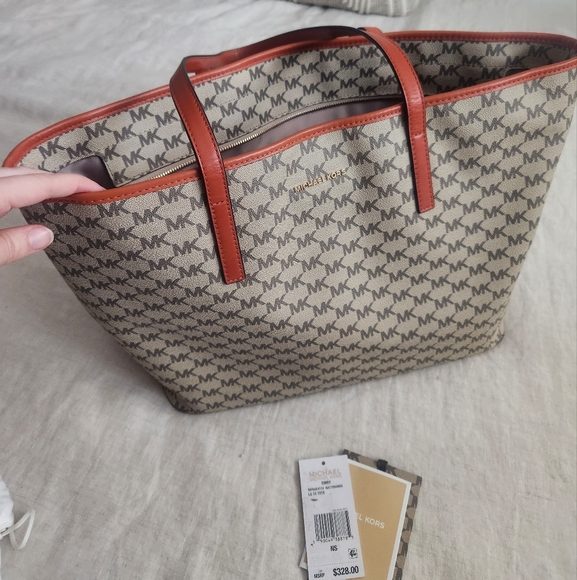 Michaels Kors Large Emry Tote in Nat/Orange - Picture 4 of 10